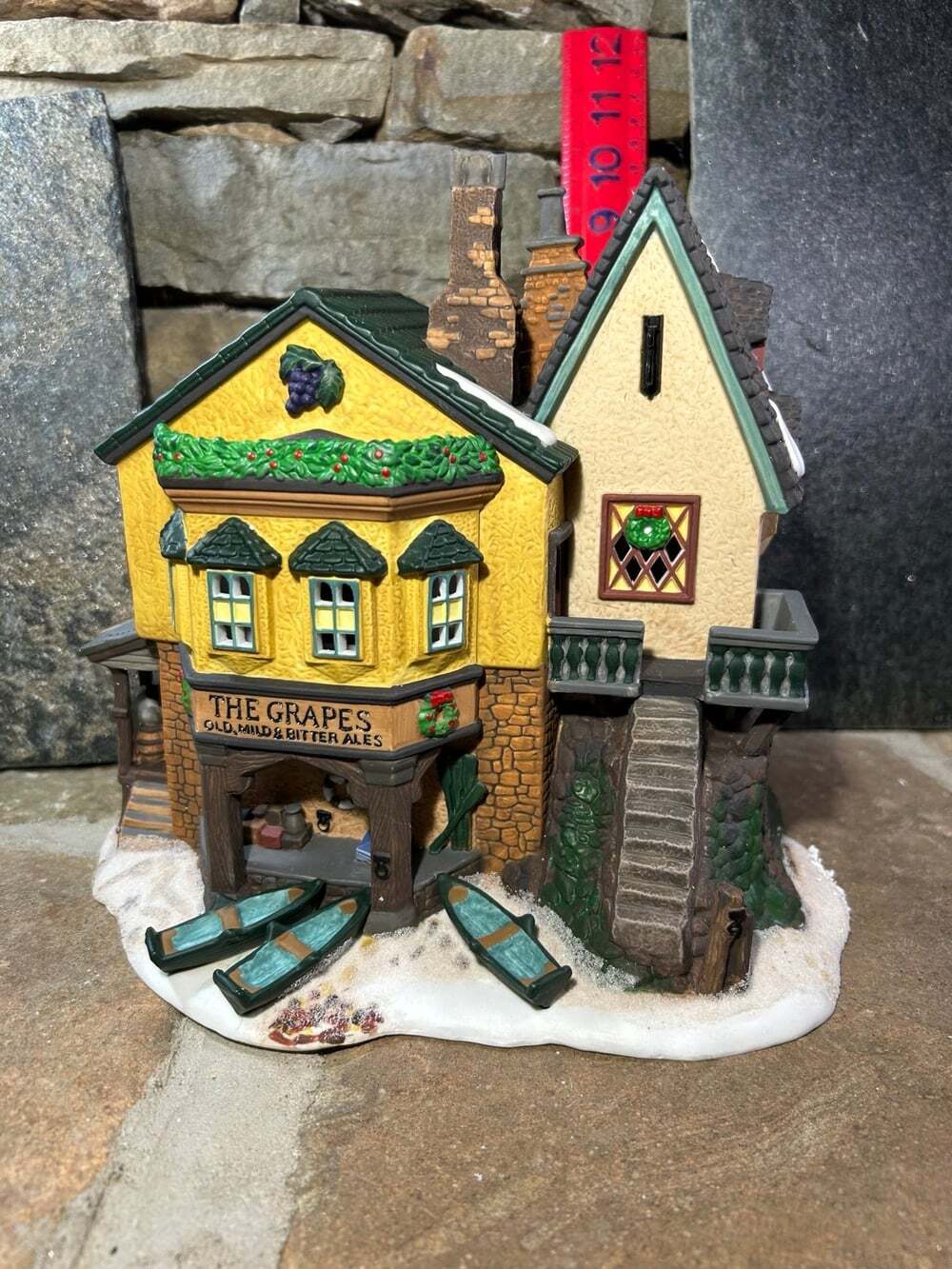 Department 56 "The Grapes Inn" 5th Edition 1996 #57534 NO LIGHT